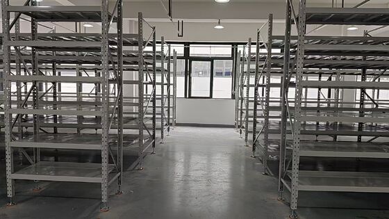 CTU 및 AMR 통합 중량 용량 선반 자동 채용을 위한 지능형 저장 인프라
